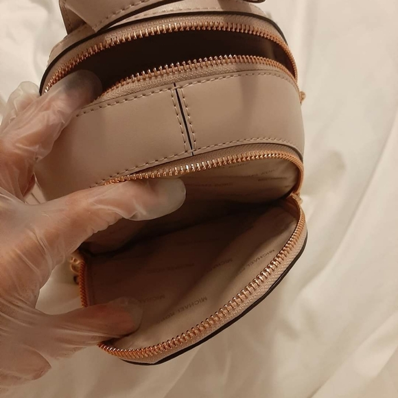 Michael Kors - Picture 2 of 9